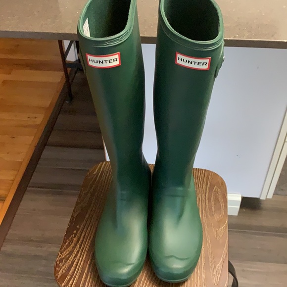 Hunter Green Women's Winter & Rain Boots - Picture 2 of 14